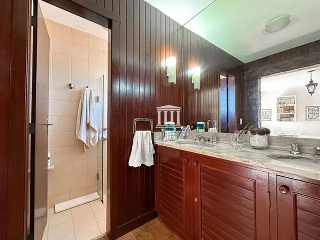 Imagem 10: Casa com 5 Dormitórios À Venda, 300 M² por R$ 770.000,00 - Iucas - Teresópolis/Rj