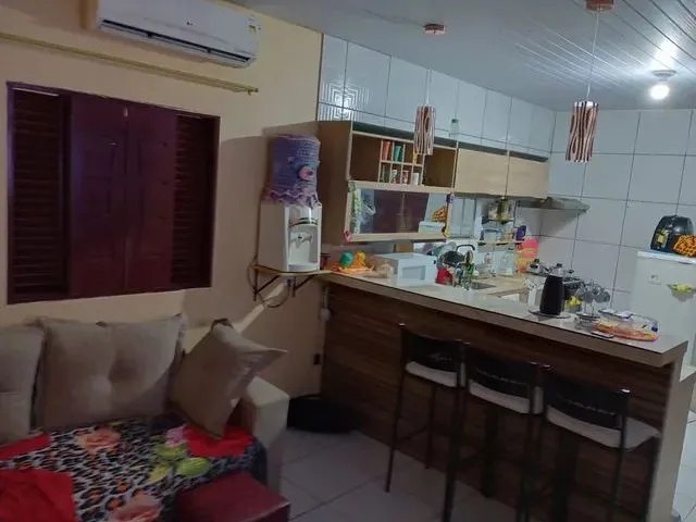 Imagem: A casa possui 2 Dormitórios, 1 Banheiro e está localizado