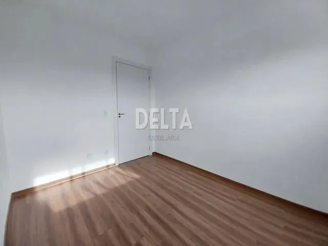 Imagem 8: Apartamento Semimobiliado com 02 Dormitórios e Vaga Coberta Ref: 96