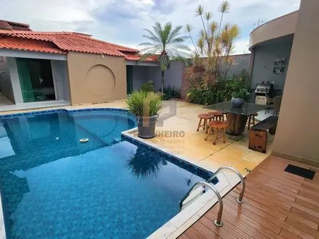 Imagem: Casa com Piscina - 02 Suítes - 300M²