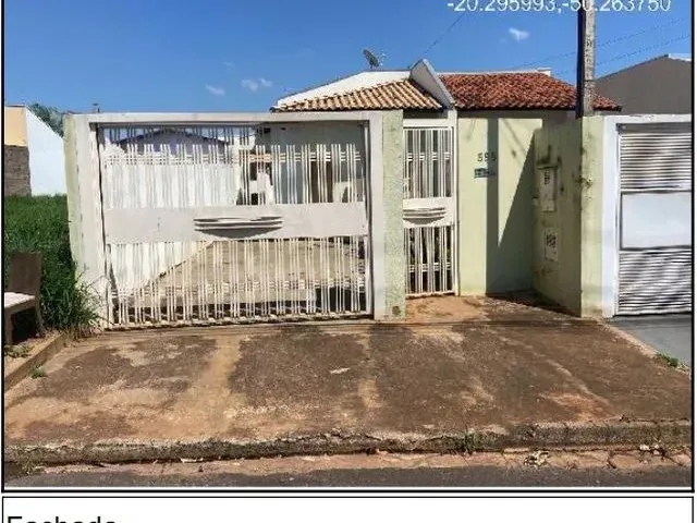 Imagem: A casa possui 2 Dormitórios, 1 Banheiro, 1 Vaga na