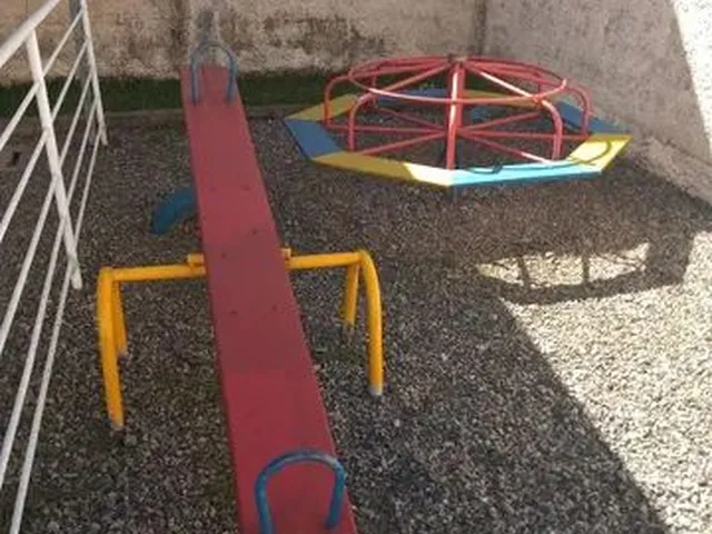 Imagem: O apartamento possui 2 Dormitórios, 1 Banheiro, 1 Vaga na