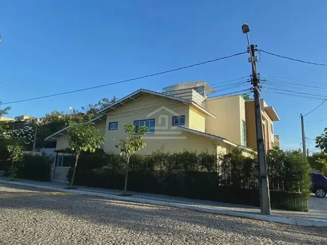 Imagem: Sobrado / 170 Metros Quadrados com 3 Quartos