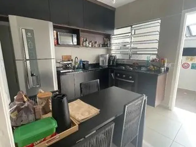 Imagem: Casa em Condomínio Recém-Reformada À