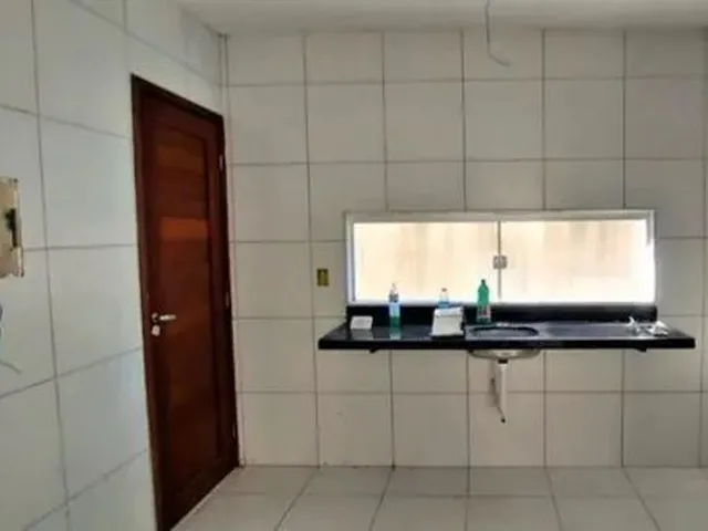 Imagem 3: Casa para Venda Possui 150 Metros Quadrados com 2 Quartos em Centro - Itapipoca - Ce