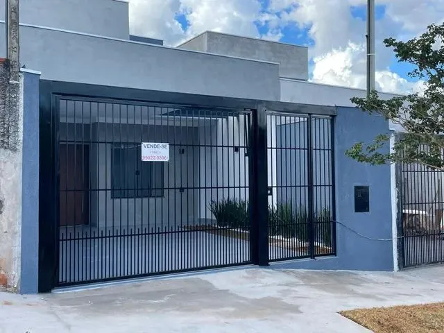 Imagem: Casa 3 Dormitórios para Venda em Maringá