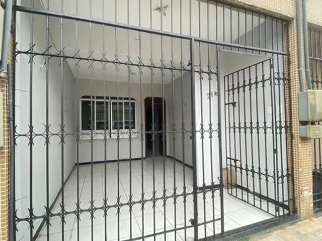 Imagem: Aluguel de Casa com Garagem com 2-4 Uma
