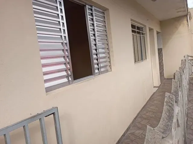 Imagem: Alugo Casa de 2 Cômodos Próximo a Estação