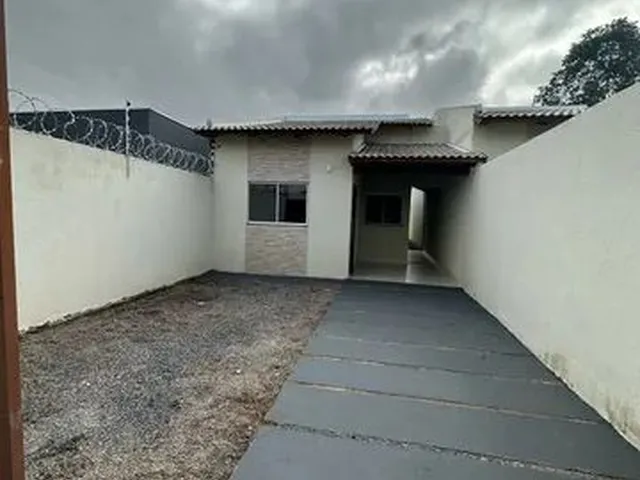 Imagem: Bela Casa a Venda com 2 Quartos Sendo 1