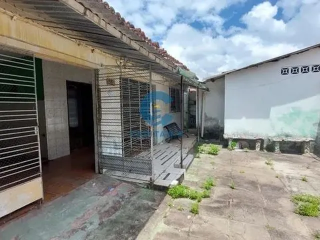 Imagem 6: Casa para Venda Tem 230 Metros Quadrados com 4 Quartos em Jardim São Paulo - Recife - Pe