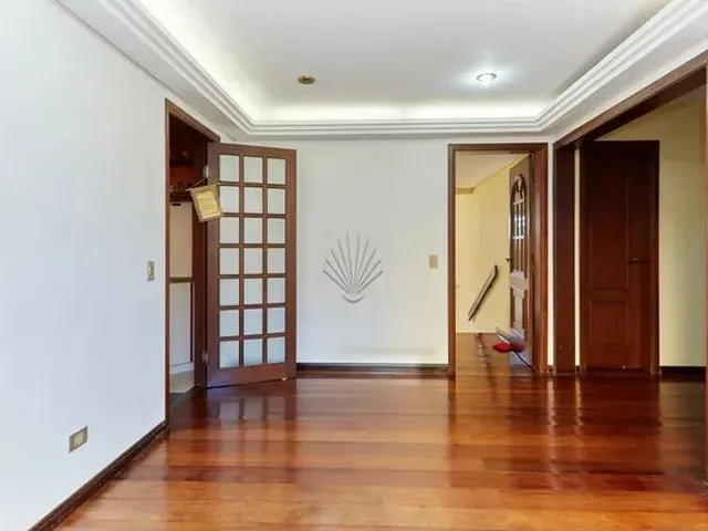 Imagem 4: Bela Residência com Espaços Amplos, Perfeito para Quem Procura Conforto e Privacidade