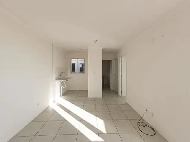 Imagem: O apartamento possui 2 Dormitórios, 1 Banheiro, 1 Vaga na