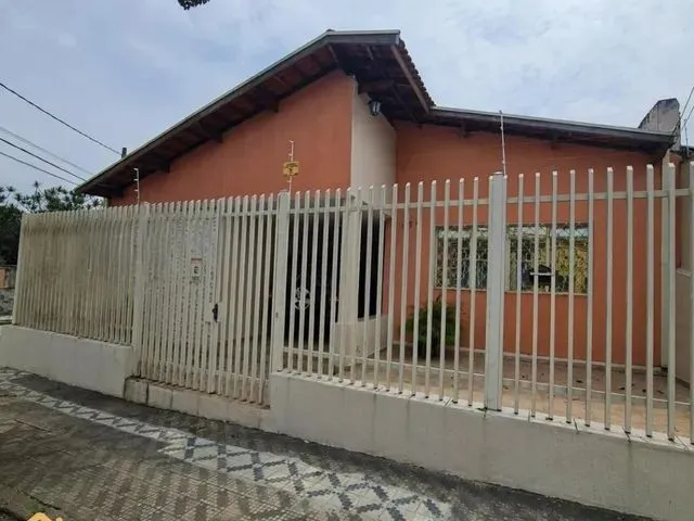 Imagem: Casa de 4 Quartos para Alugar no Bairro