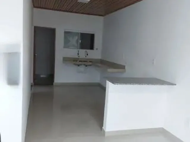 Imagem: A casa possui 2 Dormitórios, 2 Banheiros, 5 Vagas na