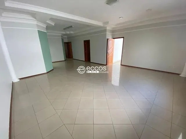 Imagem: Excelente Casa com 4 Quartos para Locação