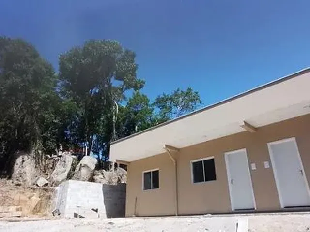 Imagem 1: Casa de 2 Quartos para Alugar no Bairro Sambaqui
