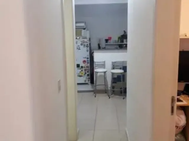 Imagem: O apartamento possui 2 Dormitórios, 1 Suíte, 2 Banheiros,