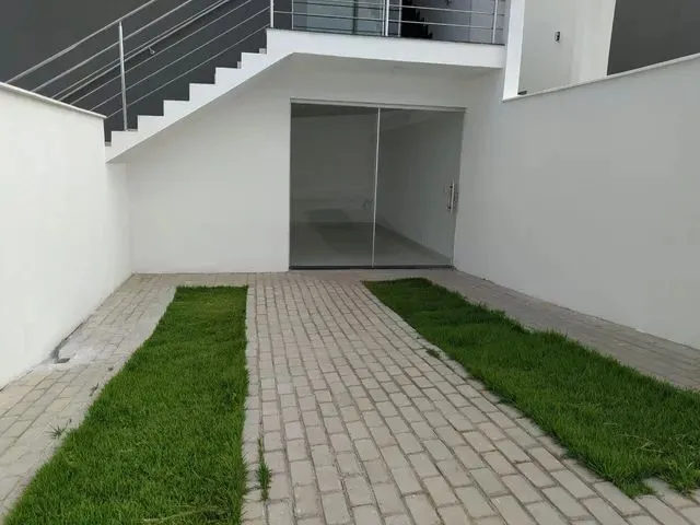 Imagem 1: Casa com 3 Dormitórios para Alugar em Contagem