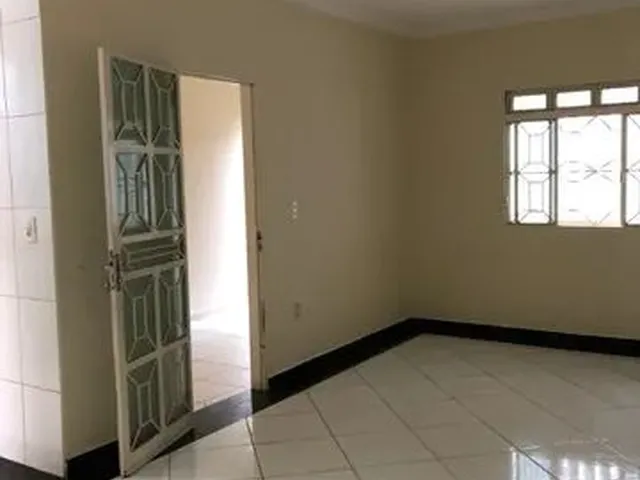 Imagem 7: Alugo Casa com 3 Quqrtos no Roosevelt