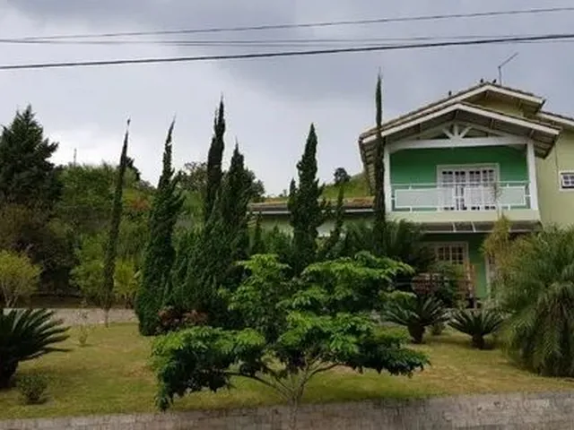 Imagem: A casa em condomínio possui 3 Dormitórios, 4 Banheiros, 2