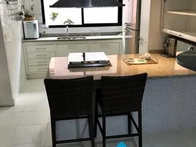 Imagem: A casa em condomínio possui 3 Dormitórios, 3 Suítes, 4