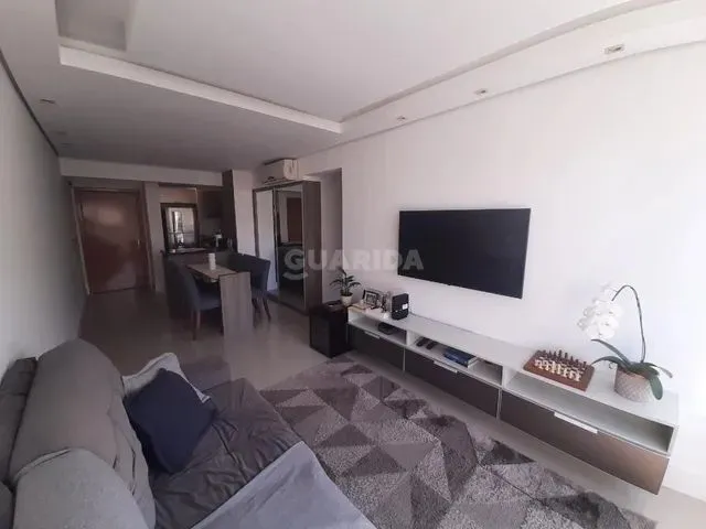 Imagem 3: Apartamento Mobiliado de 3 Dormitórios, Sendo 1 Suíte, no Bairro Cristal, com Vaga E