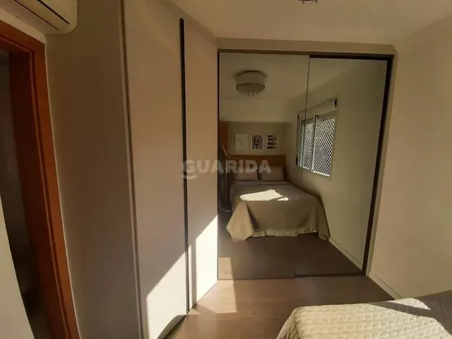 Imagem 14: Apartamento Mobiliado de 3 Dormitórios, Sendo 1 Suíte, no Bairro Cristal, com Vaga E