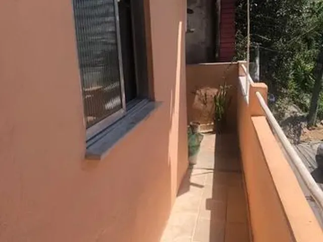 Imagem: Casa com 2 Quartos - B. Centro - Petrópolis