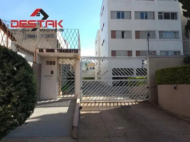 Imagem: O apartamento possui 3 Dormitórios, 1 Suíte, 2 Banheiros,