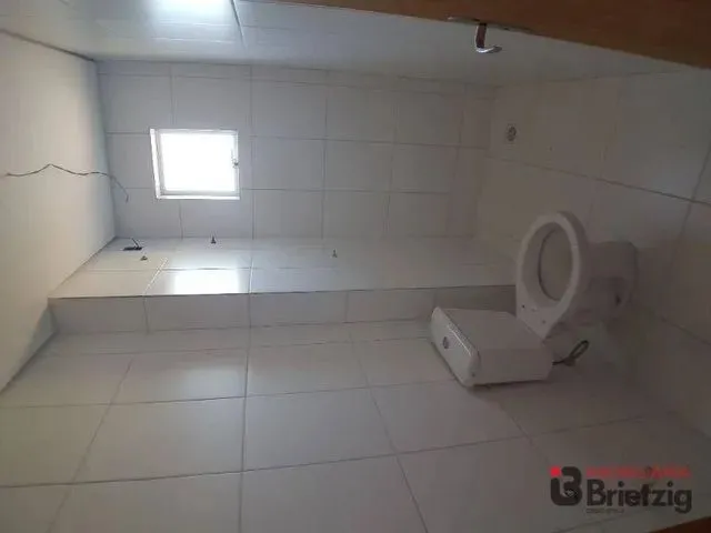 Imagem 10: Apartamento com 2 Dormitórios para Alugar, 51 M² por R$ 1.835,50/Mês - Atiradores