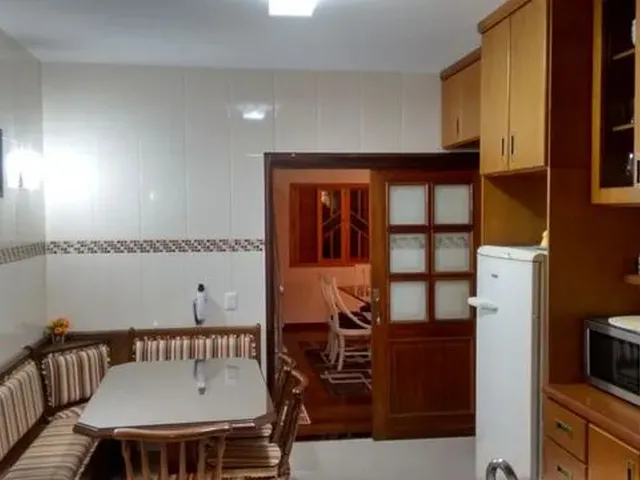 Imagem 4: Ampla Casa Mobiliada, em Rua Tranquila do Campo Comprido
