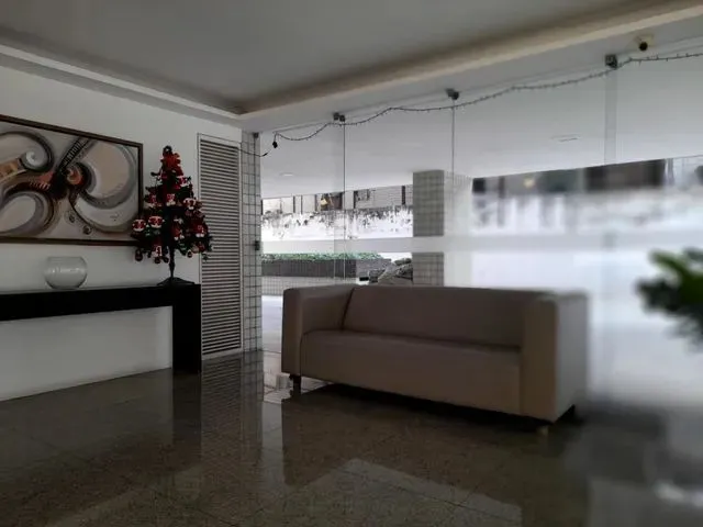 Imagem 13: 4 Quartos, 1 Suíte, Sala para 3 Ambientes, Ampla Varanda e 2 Vagas na Garagem, Boa