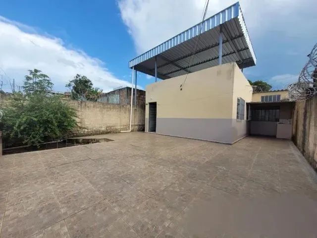 Imagem: A casa possui 2 Dormitórios, 1 Banheiro, 30m² de Área e