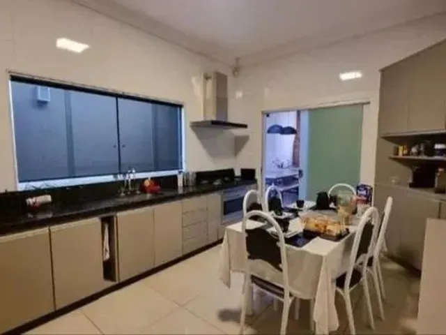 Imagem: Alugo Casa Anual