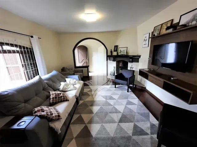 Imagem: Casa 4 Dormitórios, 2 Suítes, Piscina