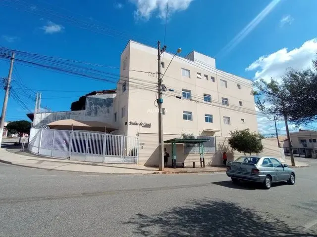 Imagem: O apartamento possui 2 Dormitórios, 1 Banheiro, 1 Vaga na
