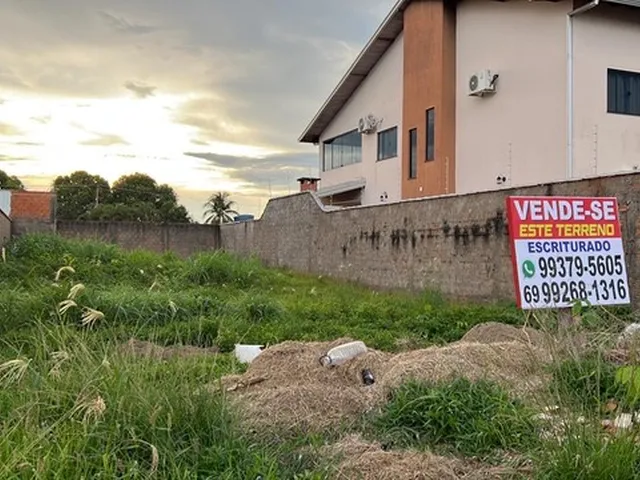 Imagem: O terreno possui 300m² de Área e está localizado em Novo