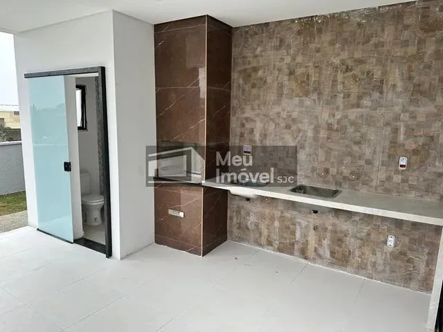 Imagem: Linda Casa Térrea com 3 Quartos Sendo 1