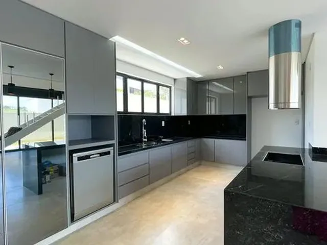 Imagem 6: Casa a Venda com 4 Dormitórios Sendo 3 Suítes, 380M2 com Planejados no Condomínio