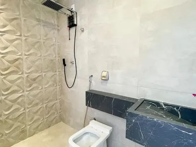 Imagem 9: Casa a Venda com 4 Dormitórios Sendo 3 Suítes, 380M2 com Planejados no Condomínio