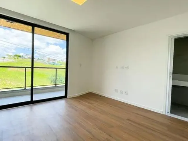 Imagem 10: Casa a Venda com 4 Dormitórios Sendo 3 Suítes, 380M2 com Planejados no Condomínio
