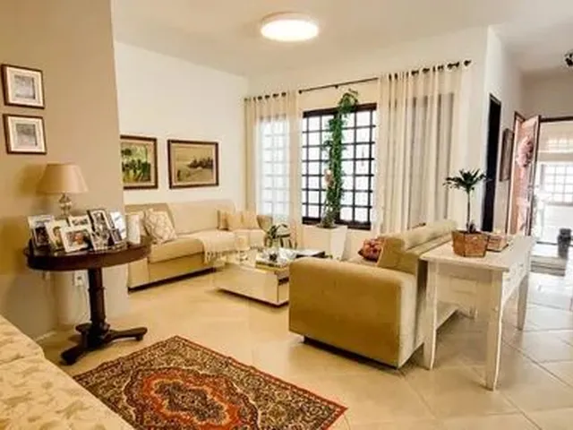 Imagem 1: Casa para Venda com 176 Metros Quadrados com 3 Quartos em Itacorubi - Florianópolis - Sc