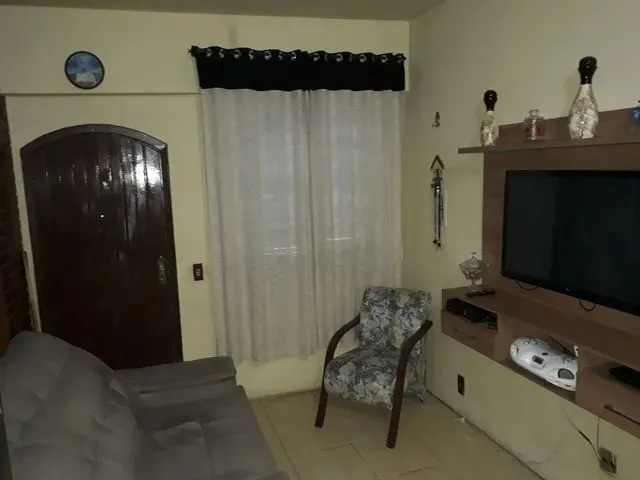 Imagem: O apartamento possui 1 Dormitório, 1 Banheiro, 1 Vaga na