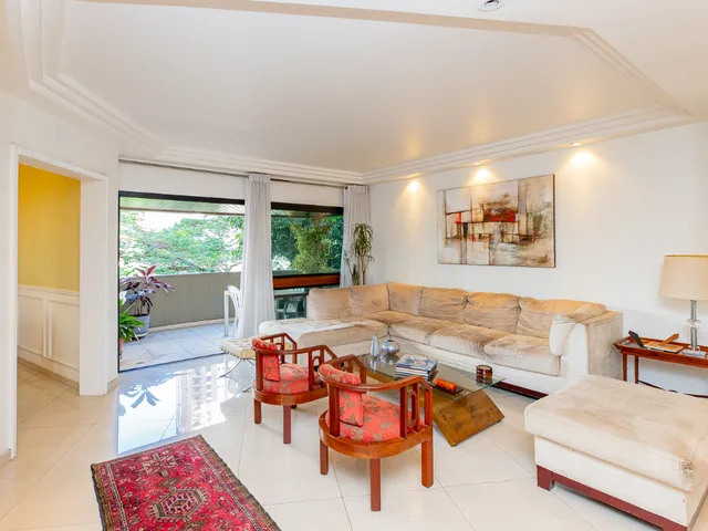 Imagem 3: Apartamento para Venda em Moema com 4 Quartos, Sendo 4 Suítes, 200M²