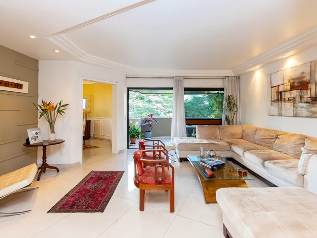 Imagem 5: Apartamento para Venda em Moema com 4 Quartos, Sendo 4 Suítes, 200M²
