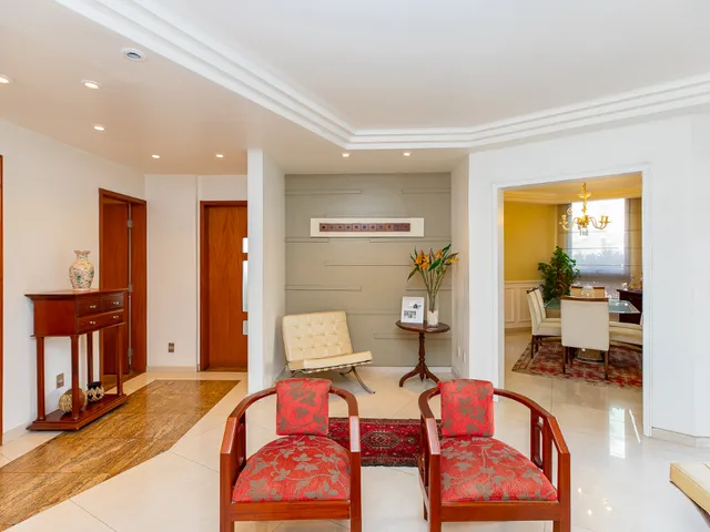 Imagem 2: Apartamento para Venda em Moema com 4 Quartos, Sendo 4 Suítes, 200M²