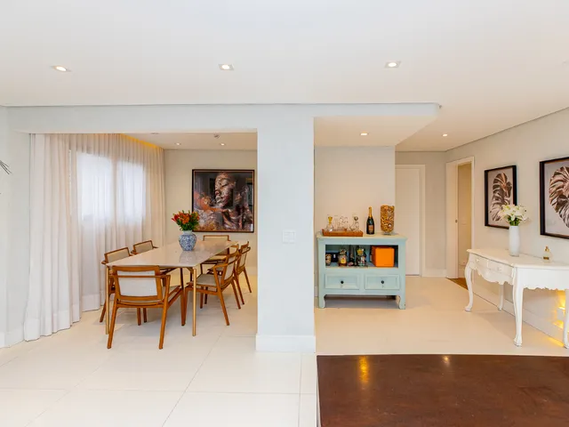 Imagem 11: Apartamento para Venda em Itaim Bibi com 4 Quartos, Sendo 3 Suítes, 197M²