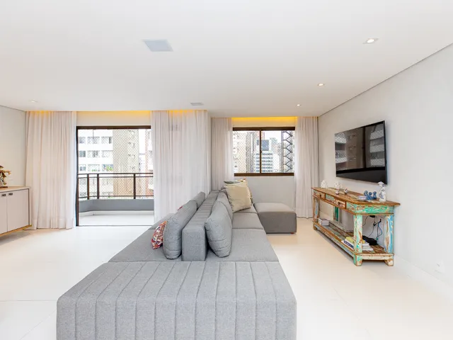 Imagem 9: Apartamento para Venda em Itaim Bibi com 4 Quartos, Sendo 3 Suítes, 197M²