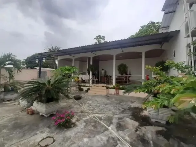 Imagem: A casa possui 2 Dormitórios, 2 Suítes, 3 Banheiros, 2