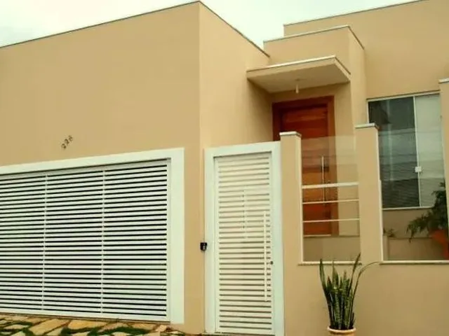 Imagem: A casa possui 3 Dormitórios, 2 Banheiros, 100m² de Área